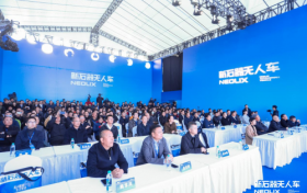 X6真能“装”！20个人轻松容纳！2024新石器无人车生态大会惊喜不断，整个快递行业沸腾了